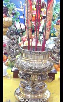 Image may contain: indoor